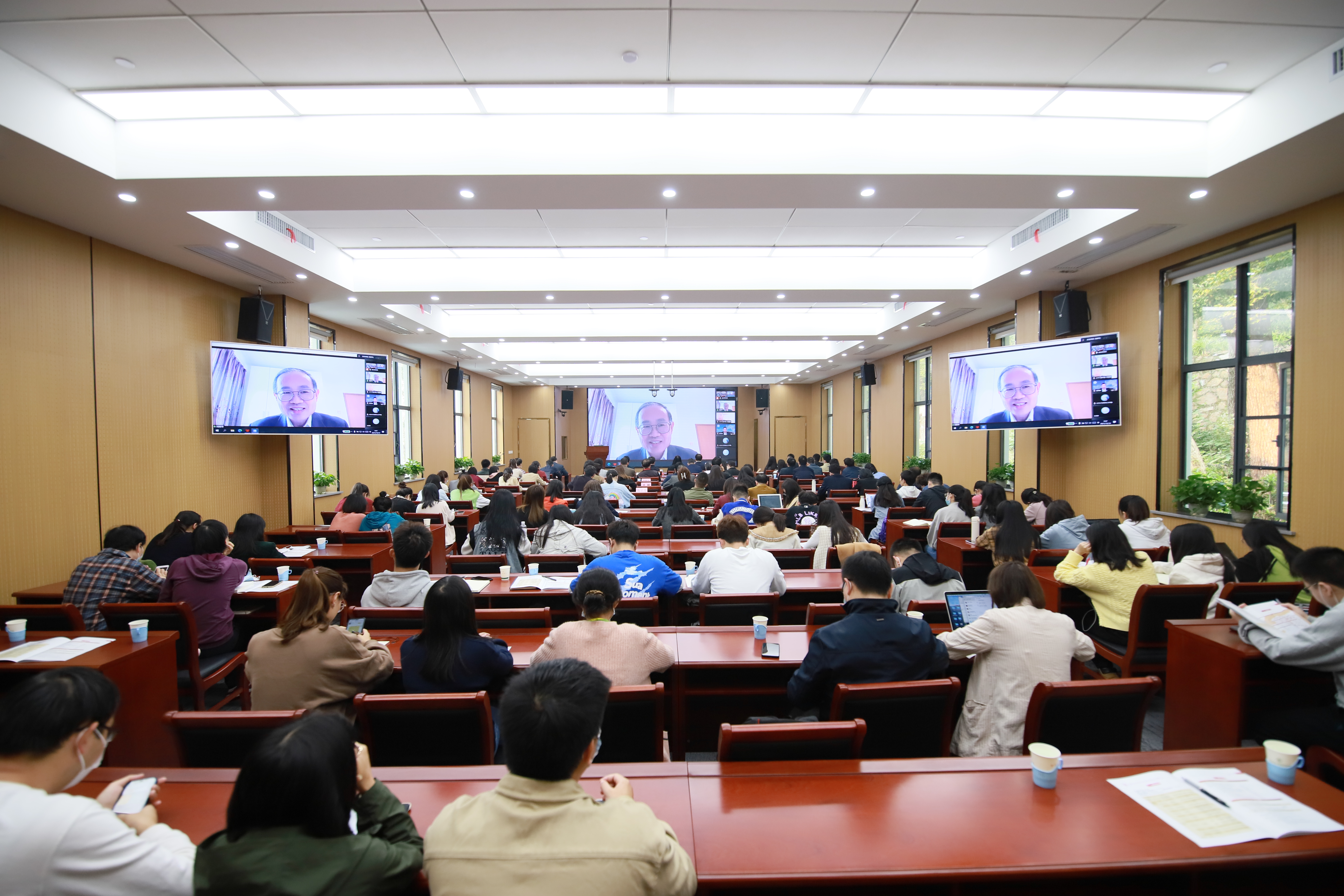 中国人民大学马克思主义学院刘建军教授作报告