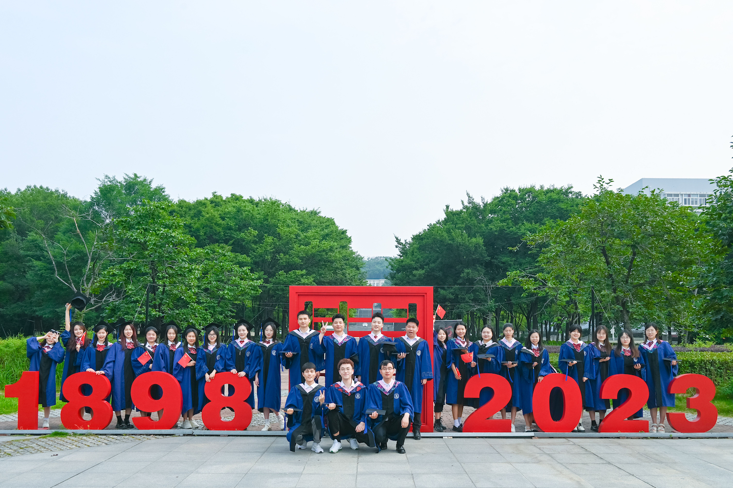 马克思主义学院2020级硕士研究生毕业合影